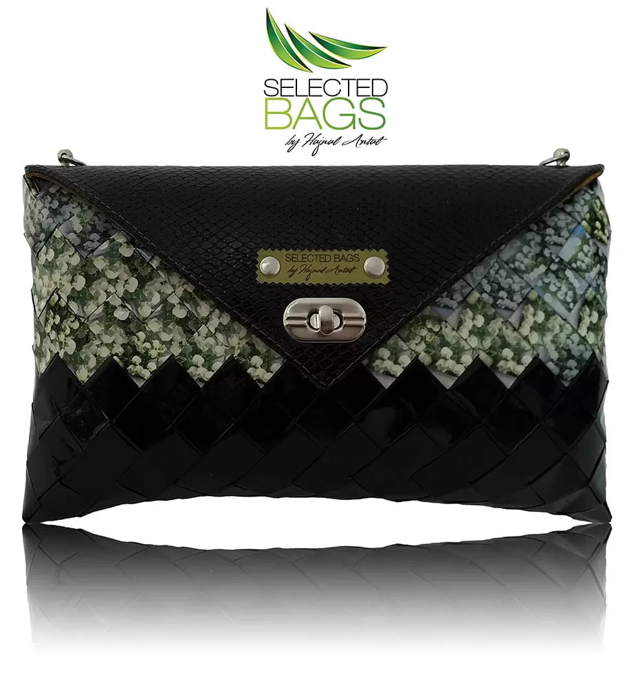Flappy Lily Purse