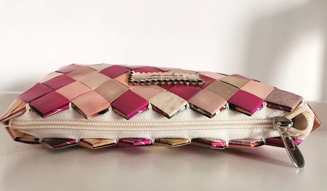 The creamy fuchsia mini purse - imagine 2