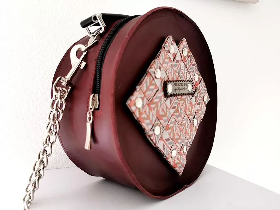 The burgundy LUNA bag - imagine 3