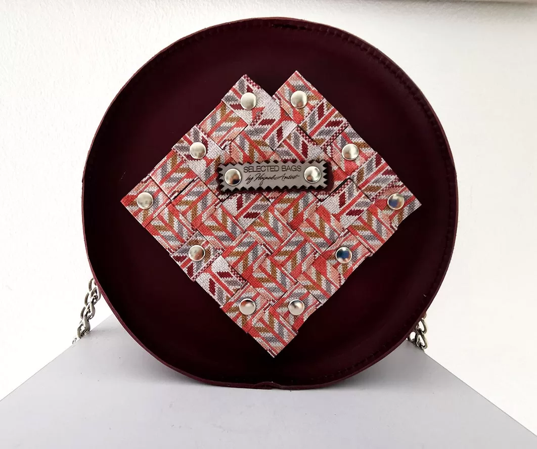 The burgundy LUNA bag - imagine 2