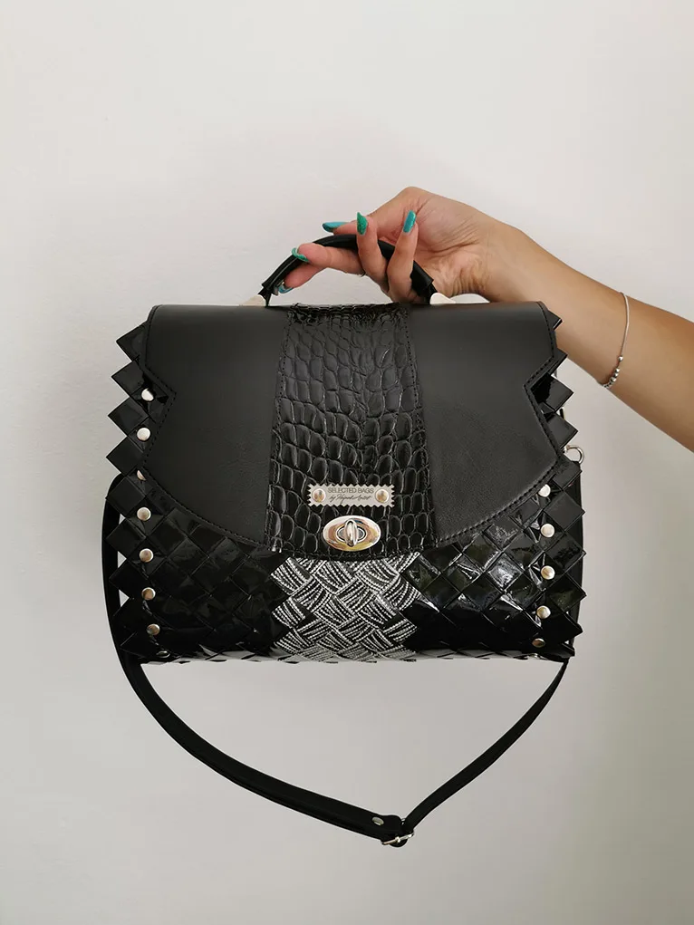 The black Infinity bag